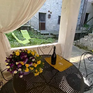 https://delphinas-house.it-lombardy.com